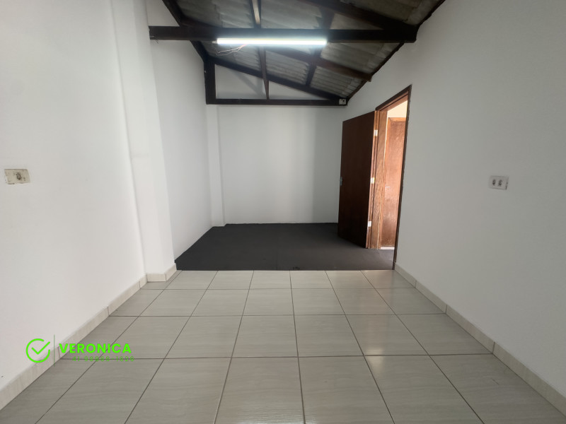 Casa à venda Capão Raso com 140m² e 3 quartos por R$ 950.000 - img-8325.jpg