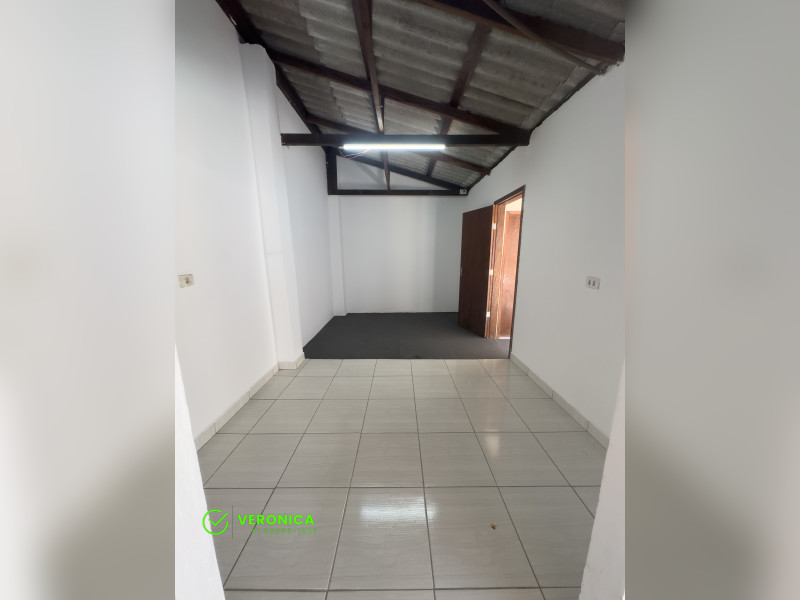 Casa à venda Capão Raso com 140m² e 3 quartos por R$ 950.000 - img-8326.jpg