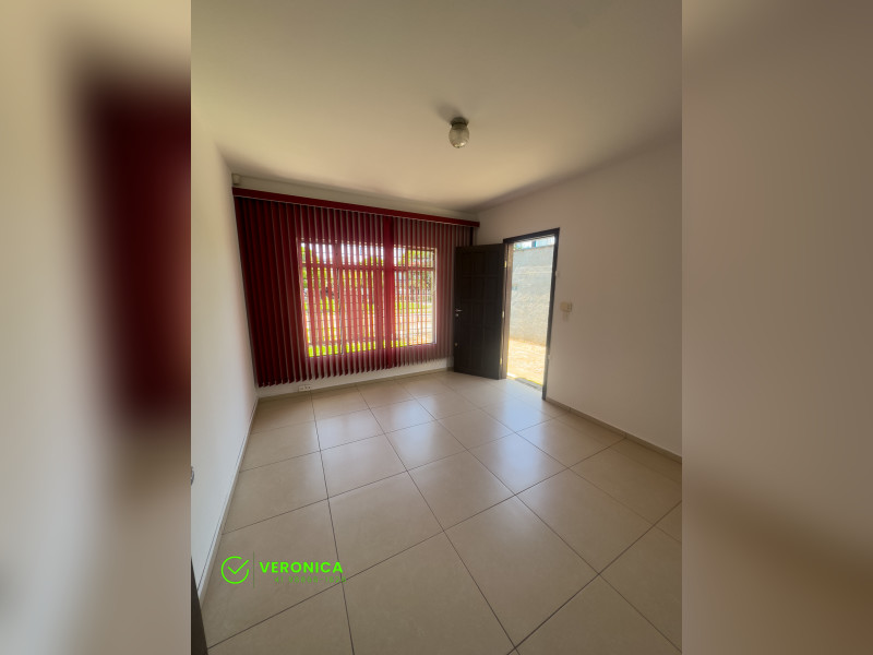 Casa à venda Capão Raso com 140m² e 3 quartos por R$ 950.000 - img-8352.jpg