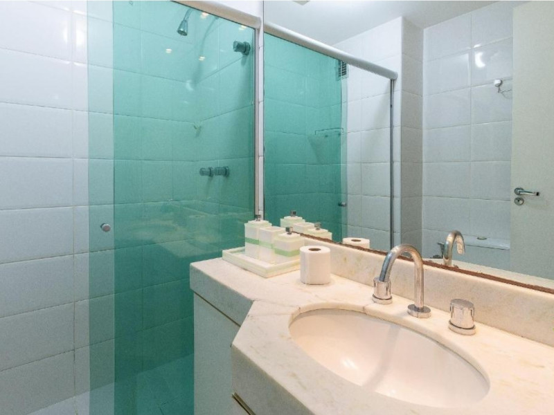 Apartamento à venda Barra da Tijuca com 67m² e 2 quartos por R$ 930.000 - screenshot-20260420-141032-bookingcom.jpg