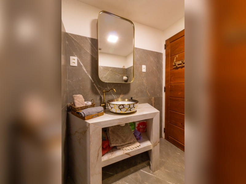 Apartamento à venda Copacabana com 85m² e 2 quartos por R$ 1.350.000 - banheiro-social.jpeg