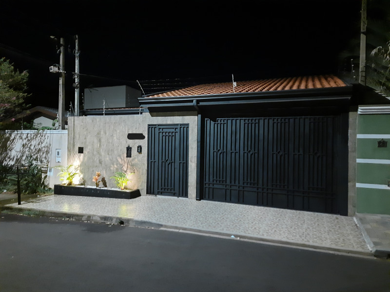 Casa à venda Jardim Acapulco com 250m² e 3 quartos por R$ 699.000 - 1-fachada-da-casa.jpg