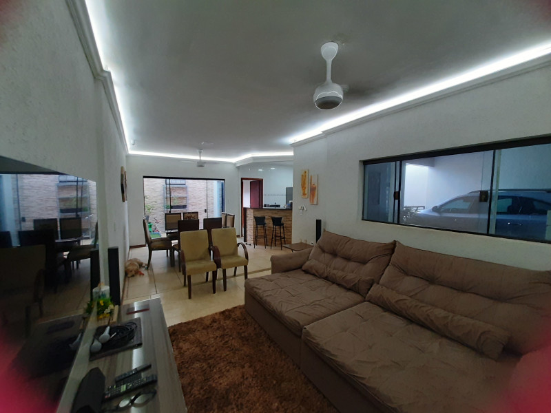 Casa à venda Jardim Acapulco com 250m² e 3 quartos por R$ 699.000 - 20250322-171446.jpg