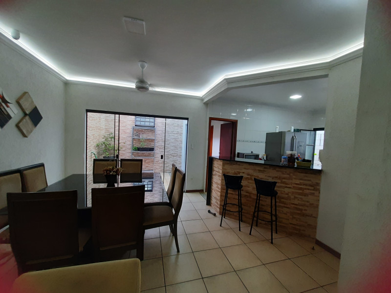 Casa à venda Jardim Acapulco com 250m² e 3 quartos por R$ 699.000 - 20250322-171622.jpg