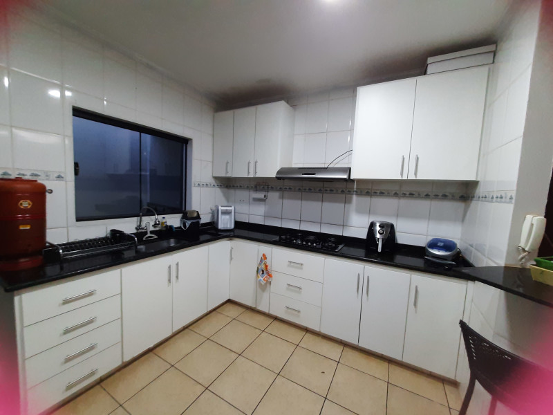 Casa à venda Jardim Acapulco com 250m² e 3 quartos por R$ 699.000 - 20250322-182538.jpg