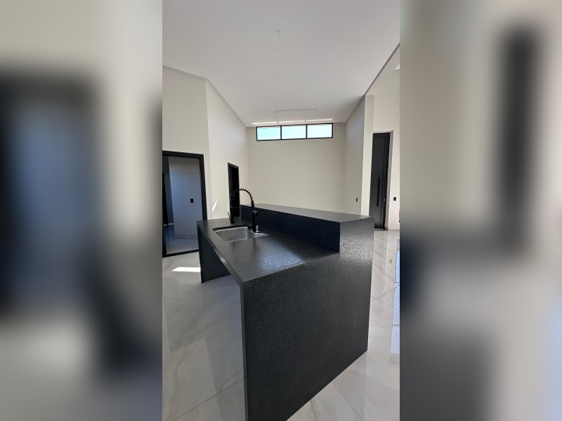 imóvel com 200m² - Condomínio Residencial Gaudi - Anápolis