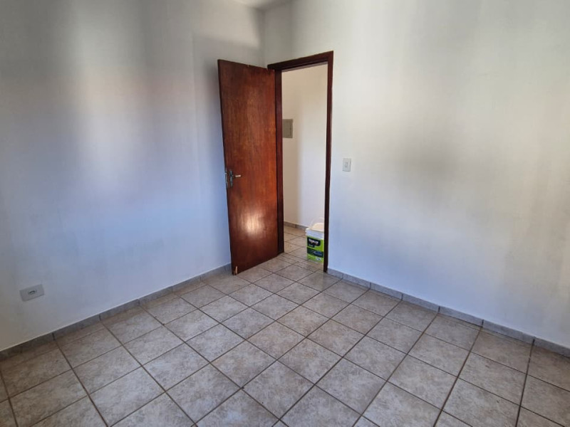 Apartamento à venda Parque Residencial Rita Vieira com 57m² e 2 quartos por R$ 210.000 - quarto-1-copia-2.jpeg