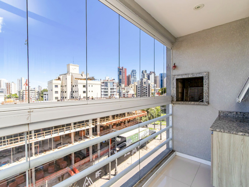 Apartamento à venda Juvevê com 55m² e 2 quartos por R$ 599.000 - sacada-com-churrasqueira.jpg