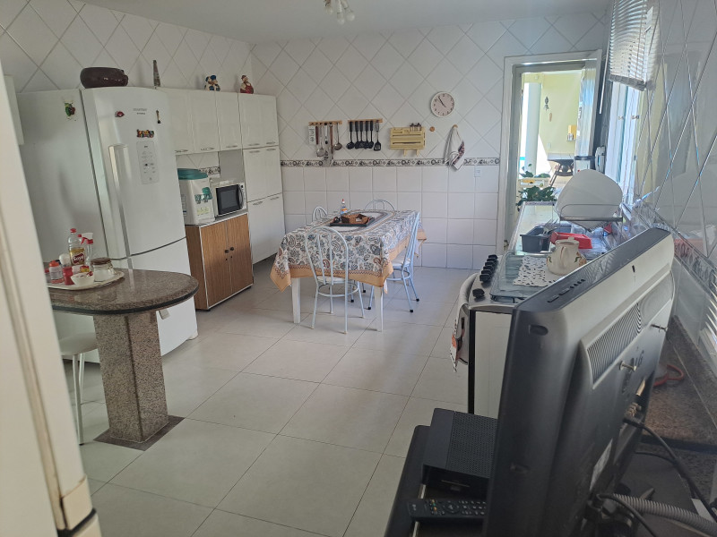 Casa de condomínio à venda Vargem Pequena com 331m² e 5 quartos por R$ 690.000 - 10b-cozinha.jpg