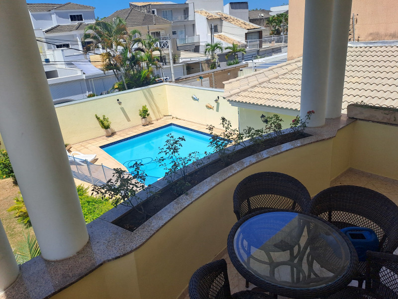 Casa de condomínio à venda Vargem Pequena com 331m² e 5 quartos por R$ 690.000 - 12f-varanda-suite.jpg