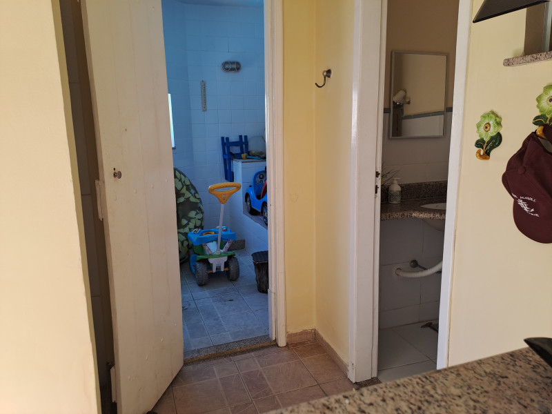 Casa de condomínio à venda Vargem Pequena com 331m² e 5 quartos por R$ 690.000 - 6-sauna-e-banheiro.jpg