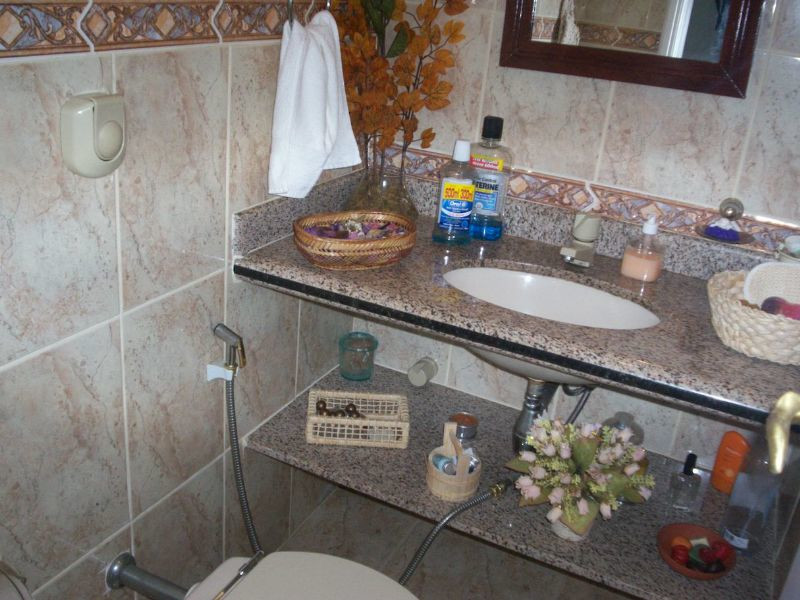 Casa de condomínio à venda Vargem Pequena com 331m² e 5 quartos por R$ 690.000 - 8-lavabo.jpg