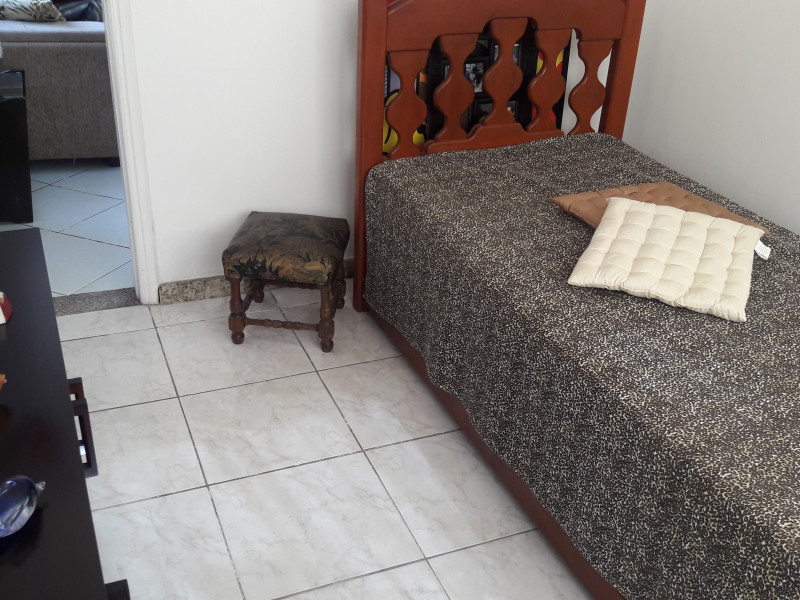 Casa de condomínio à venda Vargem Pequena com 331m² e 5 quartos por R$ 690.000 - 9-quarto-terreo.jpg