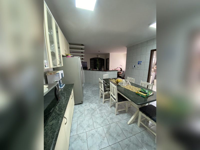 Casa à venda Parque da Figueira com 350m² e 4 quartos por R$ 1.190.000 - img-4903.jpeg