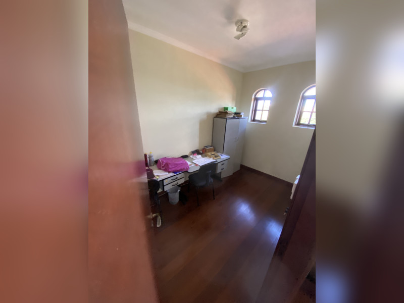 Casa à venda Parque da Figueira com 350m² e 4 quartos por R$ 1.190.000 - img-4915.jpeg