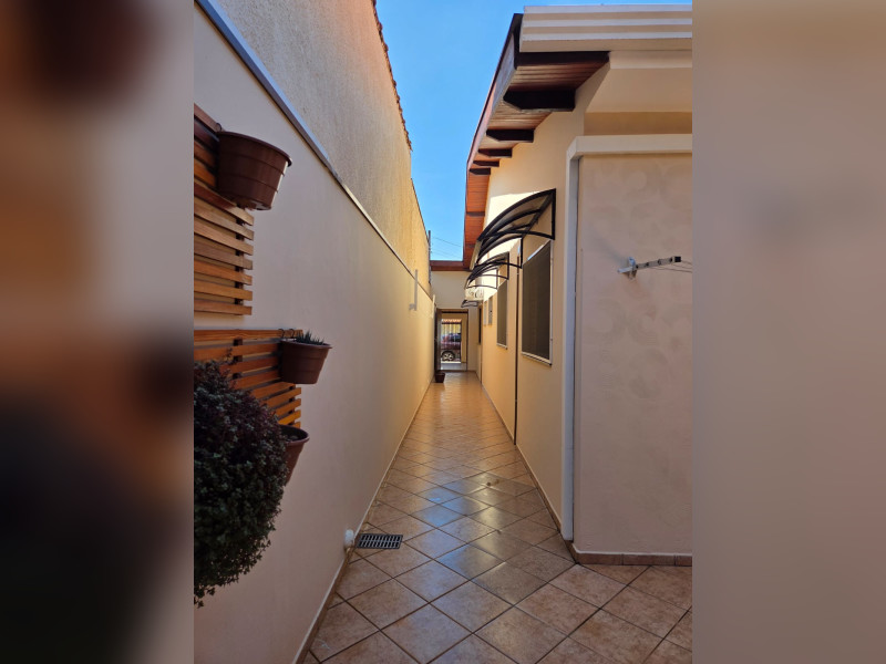 Casa à venda Jardim Icatu com 174m² e 3 quartos por R$ 850.000 - corerdor-externo.jpeg