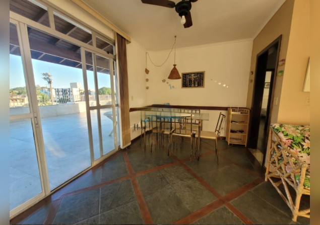 imóvel com 145m²