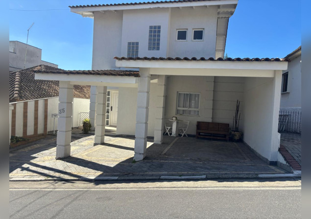 imóvel com 289m²