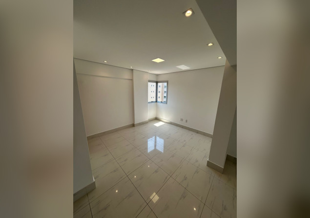 imóvel com 627m²