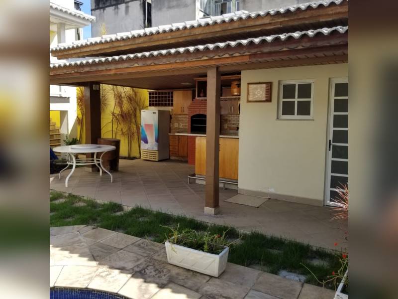 imóvel com 180m² - Jardim Vinte e Cinco de Agosto - Duque de Caxias