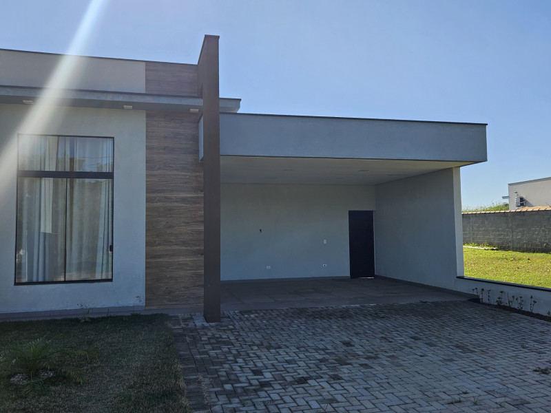 imóvel com 130m² - Centro - Aracoiaba da Serra