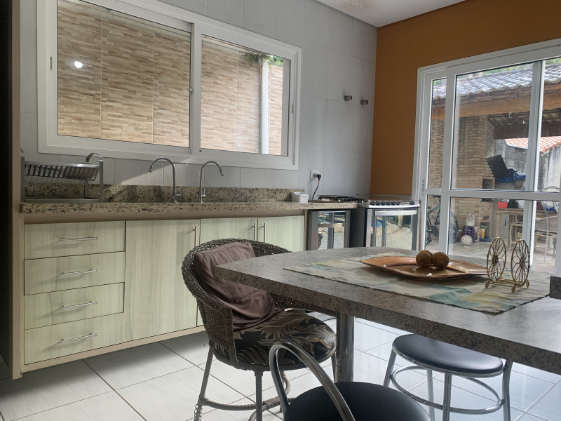 imóvel com 280m² - Transurb - Itapevi