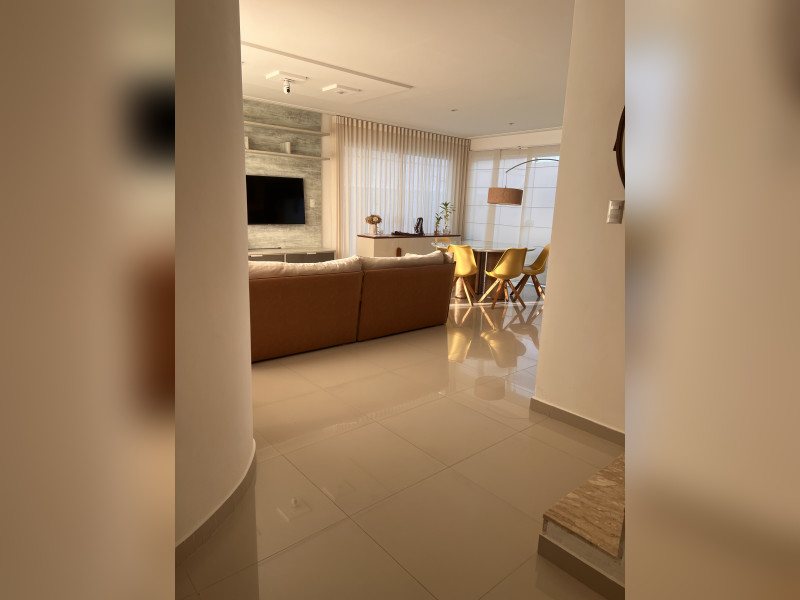 imóvel com 210m² - Granja dos Cavaleiros - Macaé