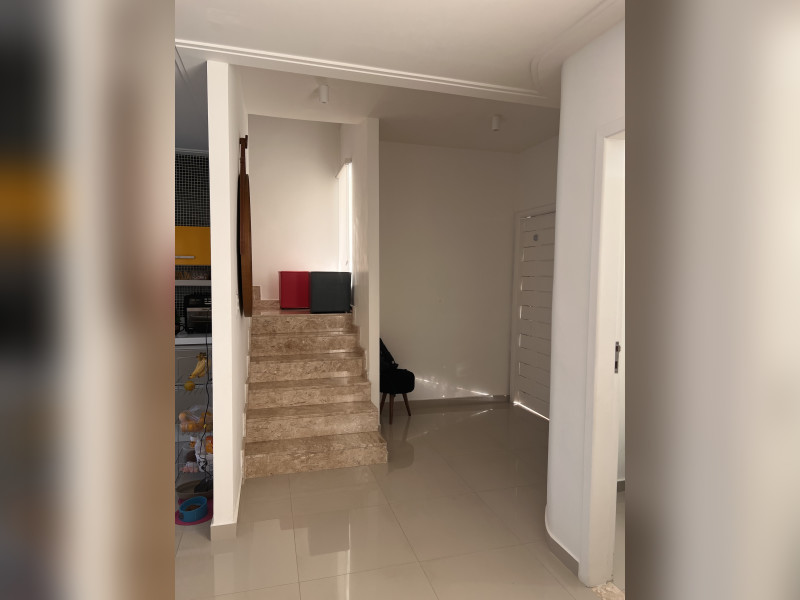 imóvel com 210m² - Granja dos Cavaleiros - Macaé