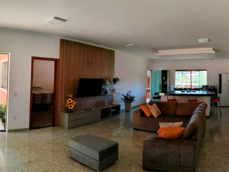 imóvel com 1000m² - Centro - Jaboticatubas