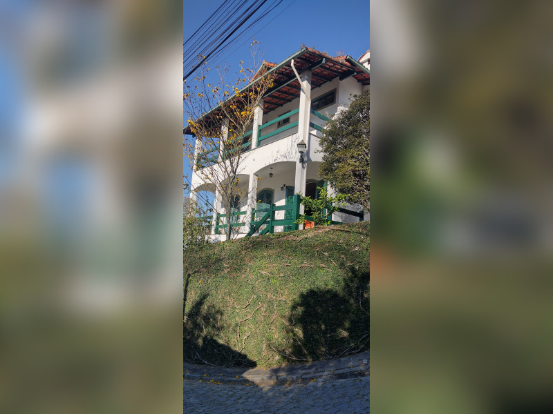 imóvel com 300m² - Mosela - Petrópolis