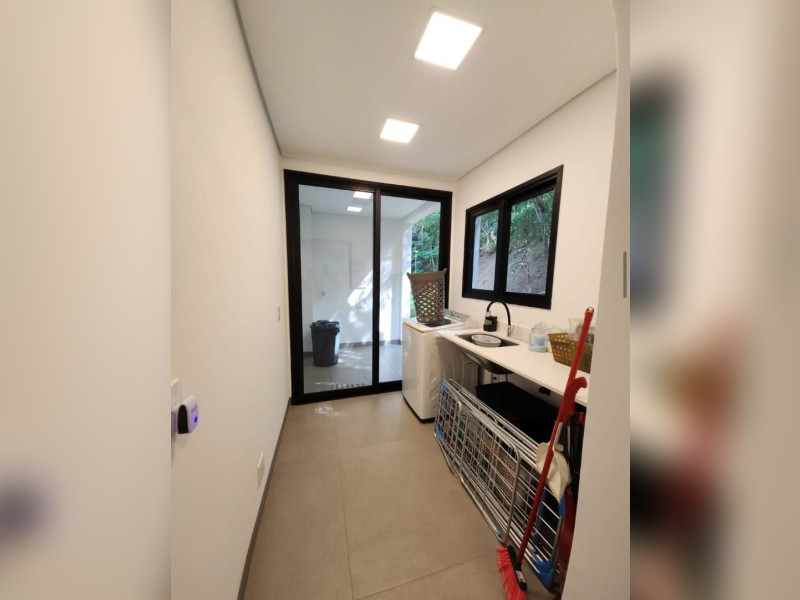 imóvel com 350m² - Alpes dos Araçás (Jordanésia) - Cajamar