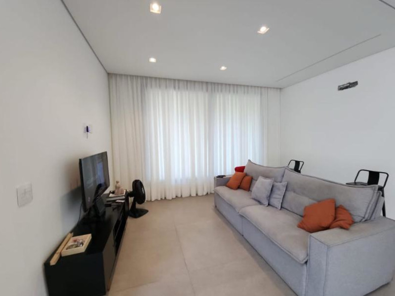 imóvel com 350m² - Alpes dos Araçás (Jordanésia) - Cajamar