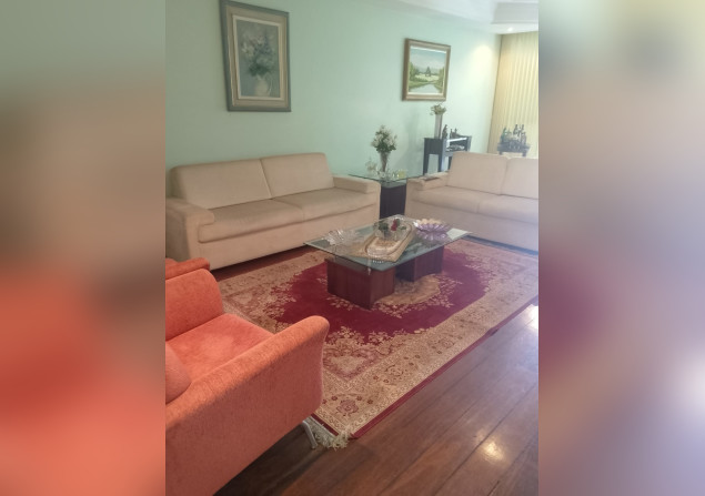 imóvel com 260m²