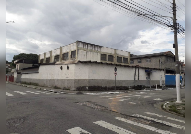 imóvel com 700m²
