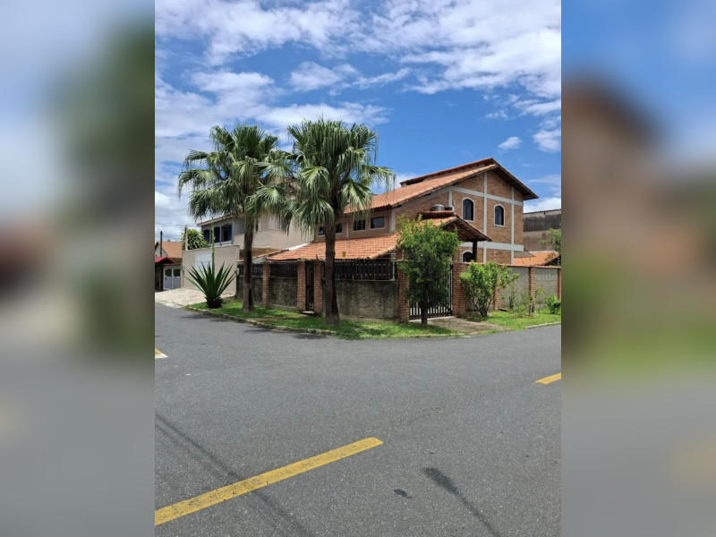 imóvel com 257m² - Cidade Jardim Itatiaia - Itatiaia