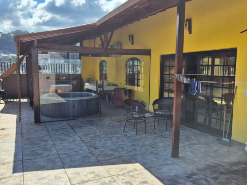 imóvel com 172m² - Varzea - Teresópolis