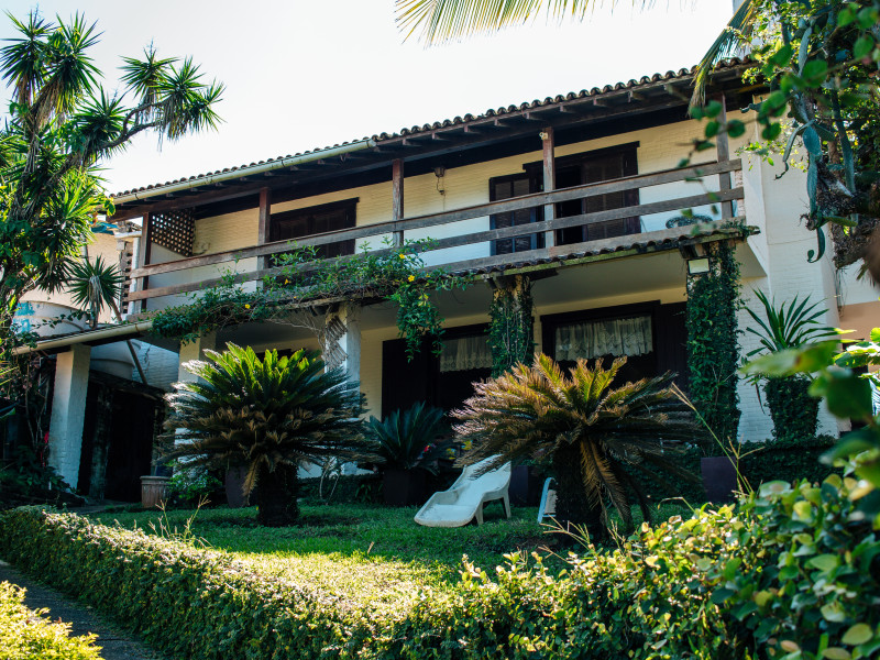 imóvel com 1800m² - Setiba - Guarapari
