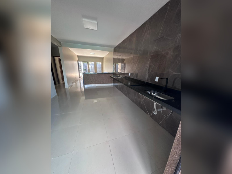 imóvel com 200m² - Parque da Barragem Setor 09 - Aguas Lindas de Goias