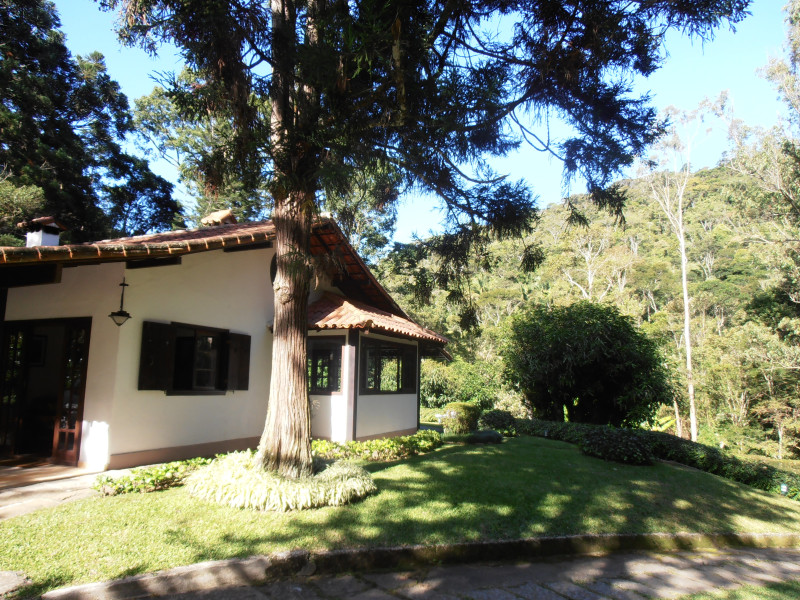 imóvel com 87600m² - Araras - Petrópolis