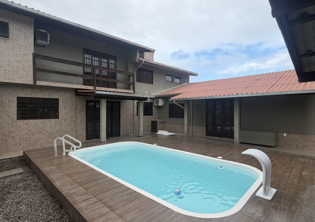 imóvel com 200m²