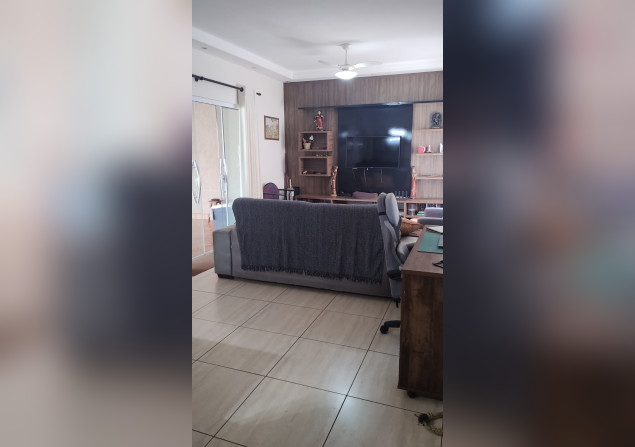 imóvel com 128m²