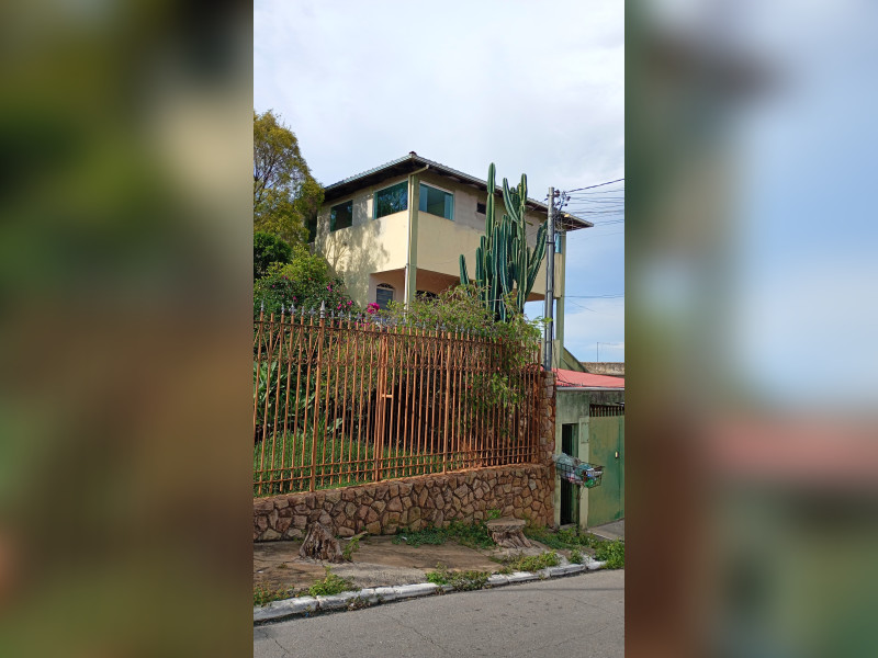 imóvel com 600m² - Celvia - Vespasiano