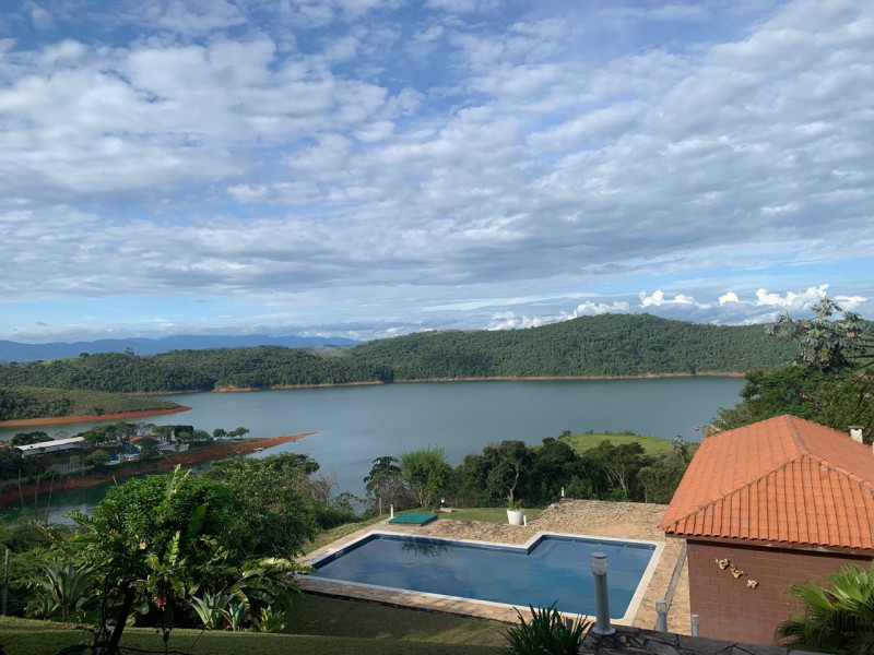 imóvel com 2560m² - Centro - Igaratá