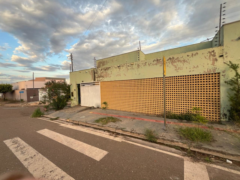 imóvel com 180m² - Jardim Maria Tereza - Rondonópolis