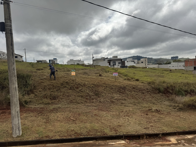imóvel com 360m² - Residencial Astúrias - Pouso Alegre