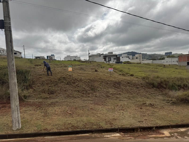imóvel com 360m² - Residencial Astúrias - Pouso Alegre
