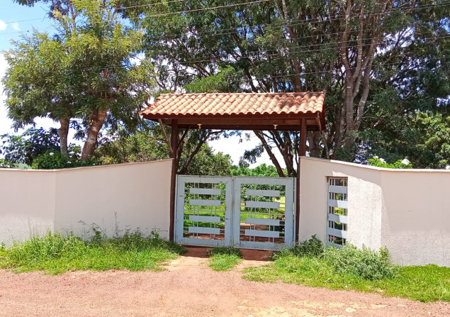imóvel com 600m²