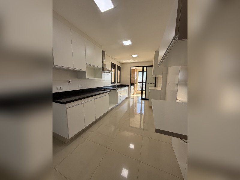 imóvel com 170m² - Parque Baguaçu - Araçatuba