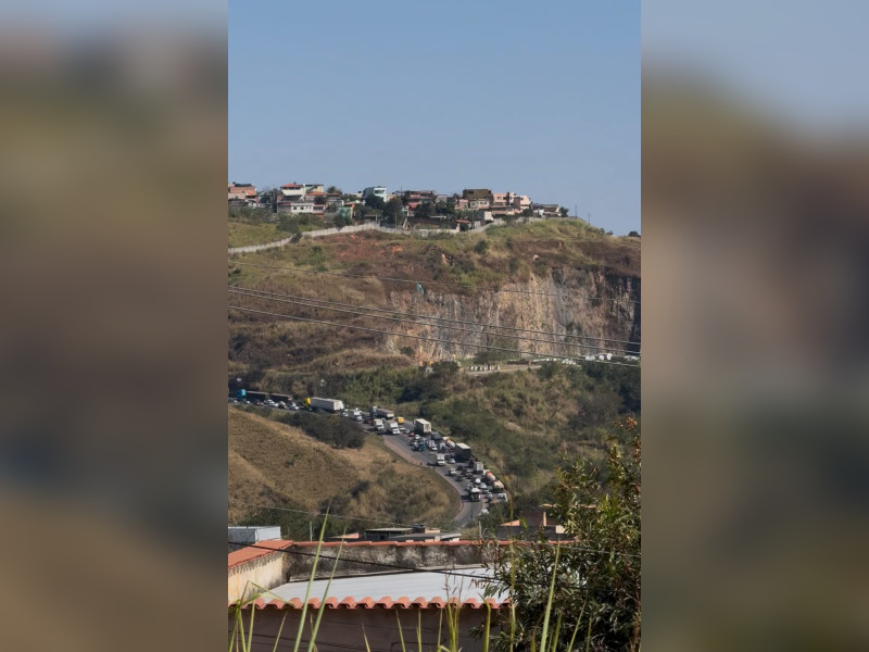 imóvel com 200m² - Capitão Eduardo - Belo Horizonte
