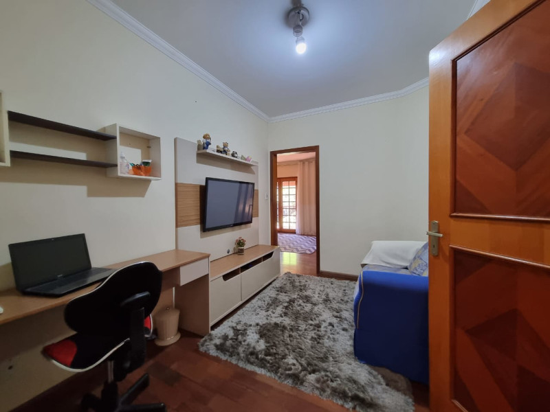 imóvel com 420m² - Bairro Campos de Santo Antônio - Itú